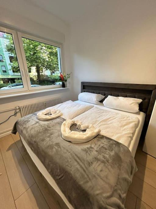 Duplex Apartment Ullstein- 4 Bedrooms, 2 Bathrooms, Living Room, 2 Parking Spaces, Boxspringbeds, Family & Business Apartment! Berlin Eksteriør bilde
