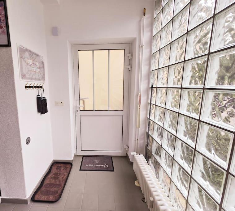 Duplex Apartment Ullstein- 4 Bedrooms, 2 Bathrooms, Living Room, 2 Parking Spaces, Boxspringbeds, Family & Business Apartment! Berlin Eksteriør bilde